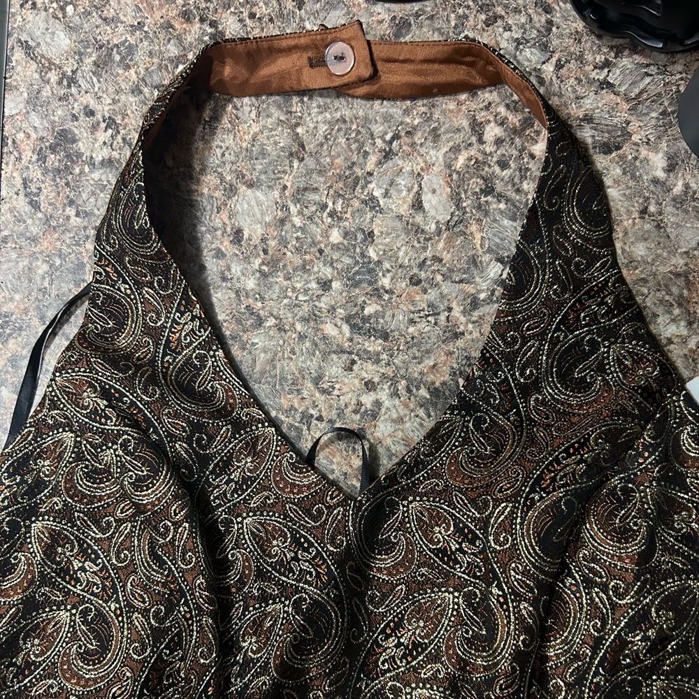 Beautiful vintage Xscape top!